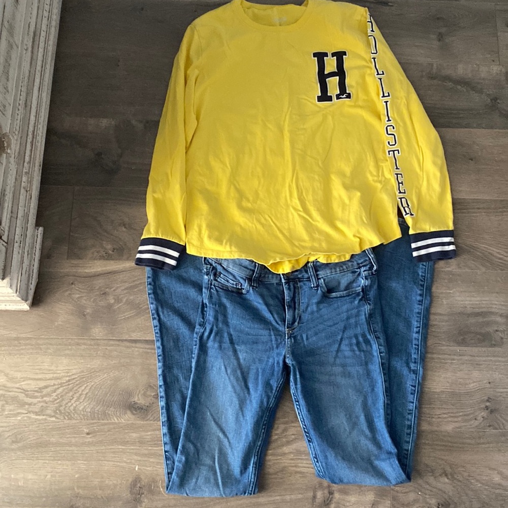 Hollister jeans and long sleeve t-shirt